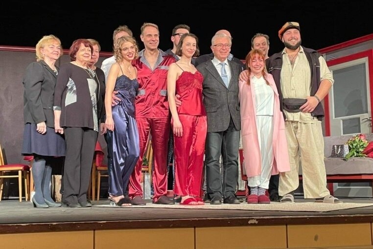 Divadelní soubor Vojan Libice nad Cidlinou - A do pyžam!