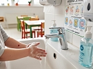 Žďárská základní škola zavádí kvůli žloutence preventivní opatření; situaci zvládá a většina tříd pokračuje bez omezení